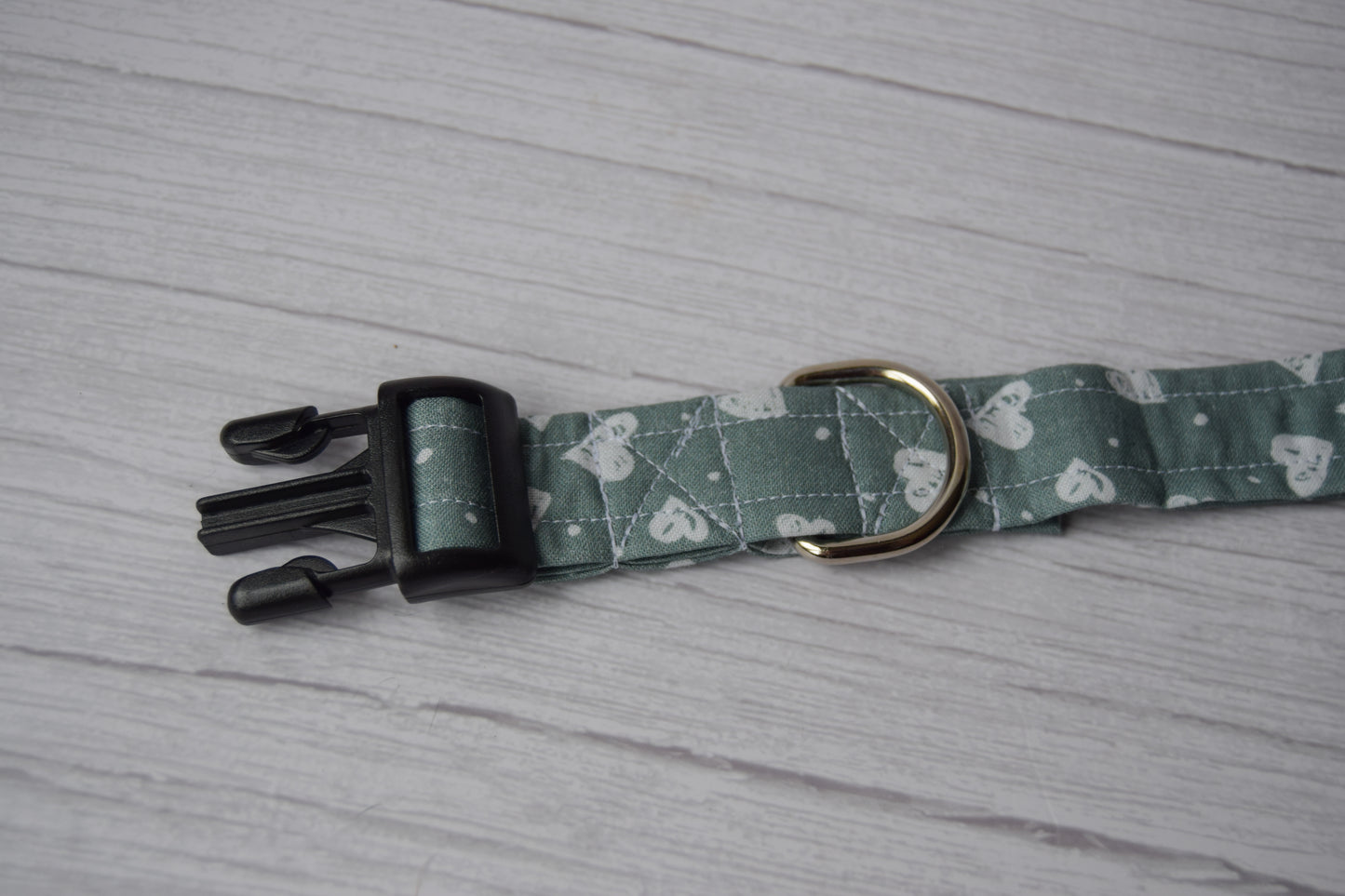 Teal Hearts Collar