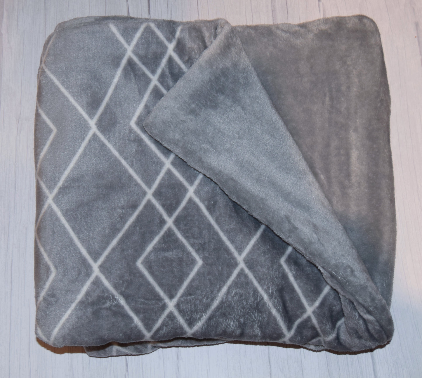 Large Super Soft Fleece Blanket | Grey Diamonds