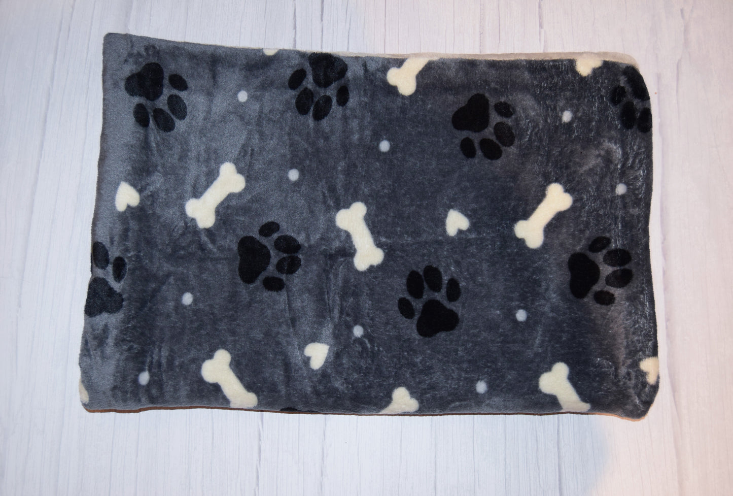 Small Super Soft Fleece Blanket | Paws & Bones