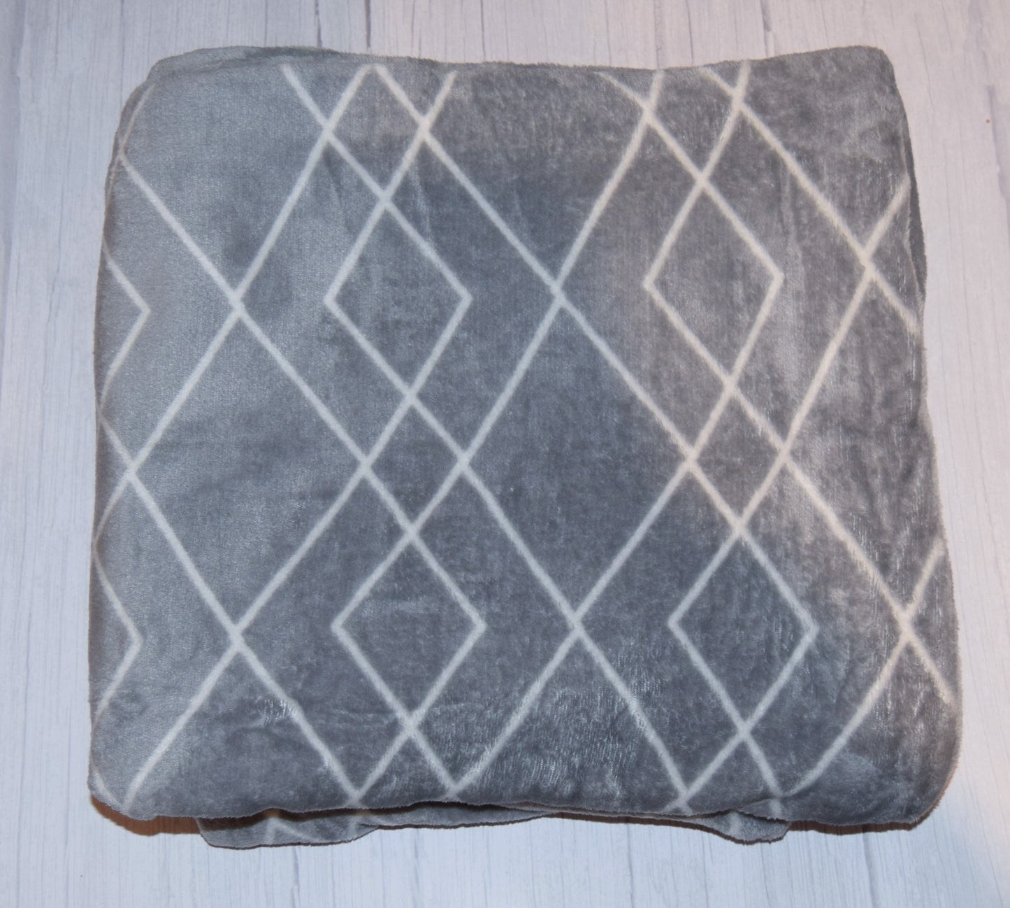 Large Super Soft Fleece Blanket | Grey Diamonds